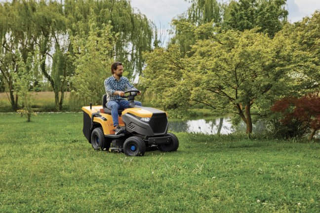 STIGA Estate 584e - Bateriový zahradní traktor